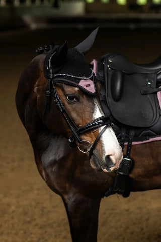 Huva All Black Blush