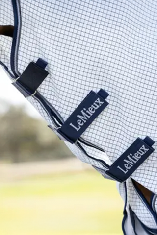 Flugtäcke Arika Vitt