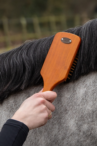 QHP Grooming Set Royal Brown