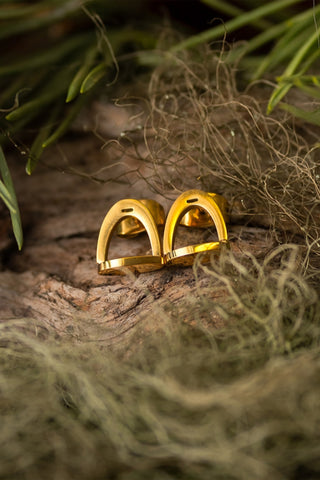 Små Örhängen Stigbyglar Guld