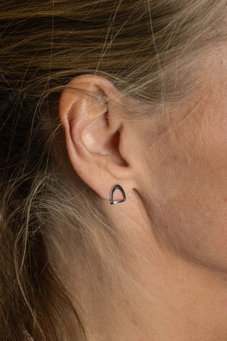 Små Örhängen Stigbyglar Silver