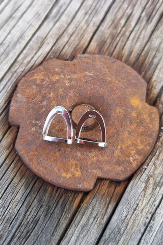 Små Örhängen Stigbyglar Silver