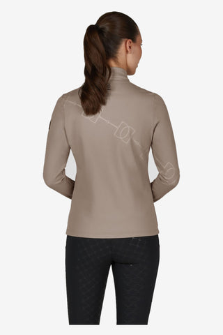 Eskadron Tröja Half-Zip Heritage 26/27 Ash på modell bakifrån
