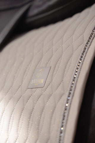 Eskadron Schabrak Sparkle Crystal Heritage 26/27 Ash på häst